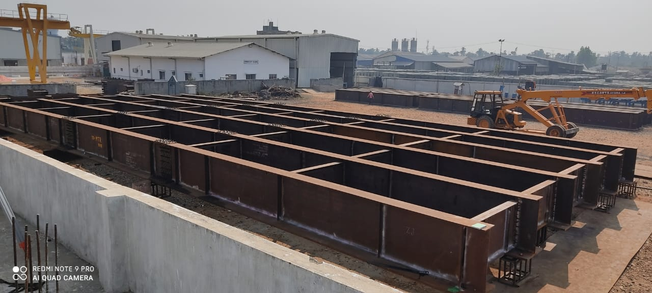 Fabricated bridge girder
