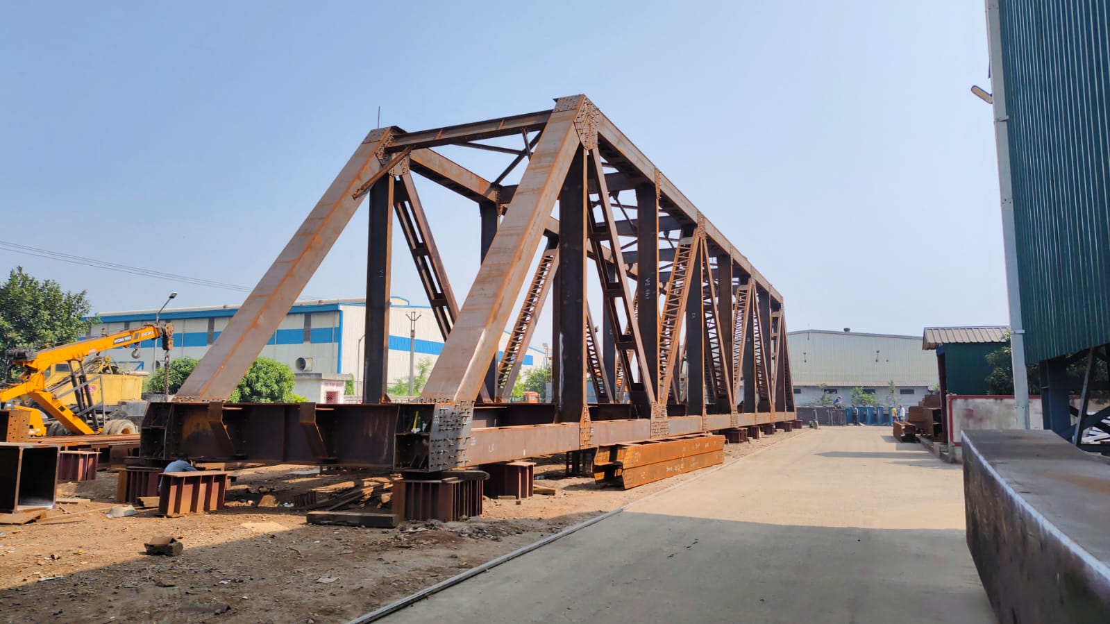 Fabricated bridge girder