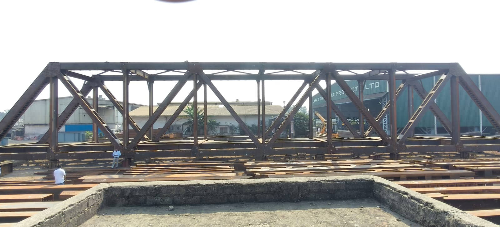 Fabricated bridge girder