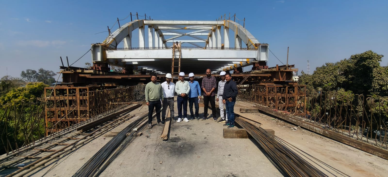 Fabricated bridge girder
