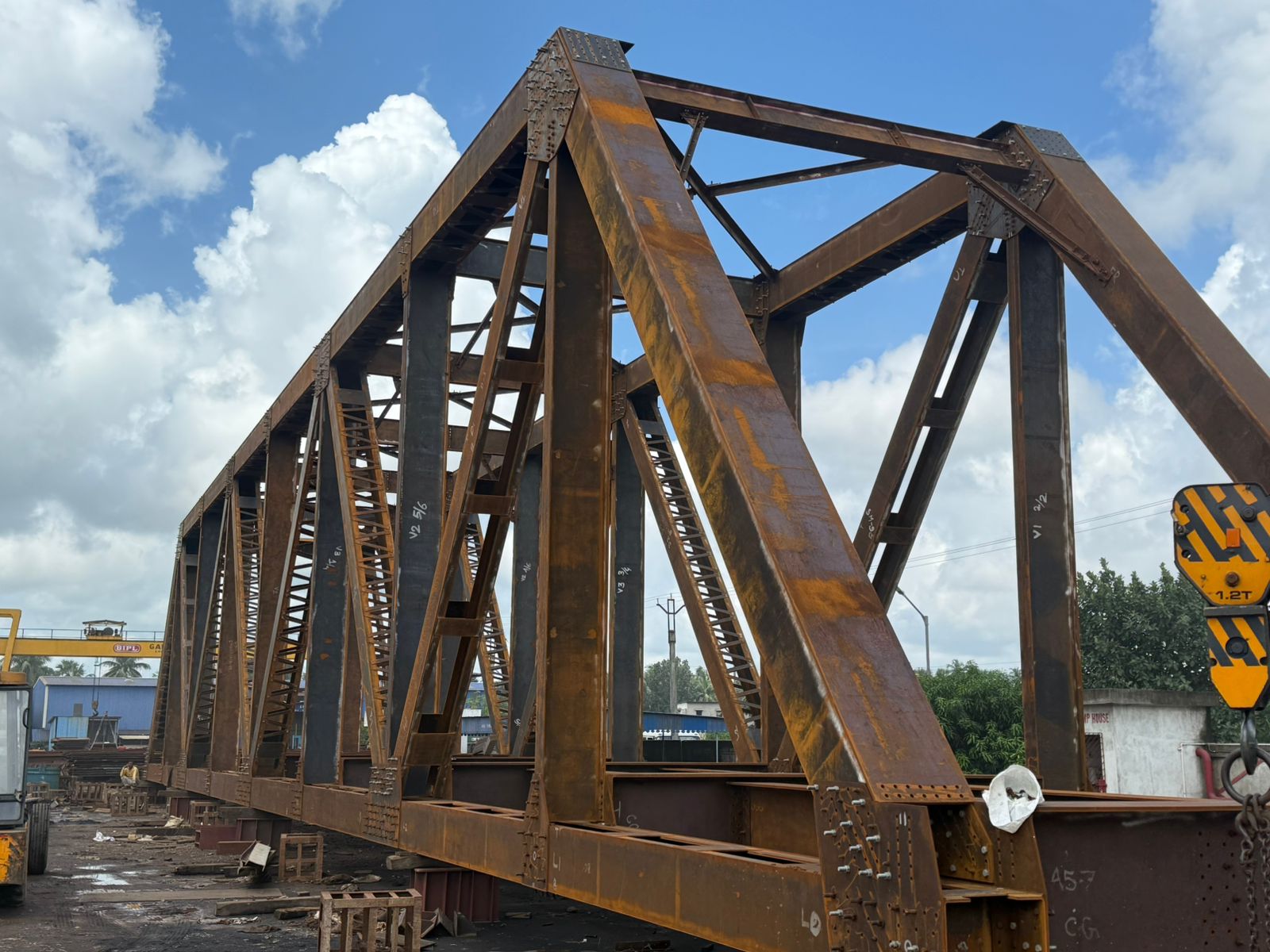 Fabricated bridge girder